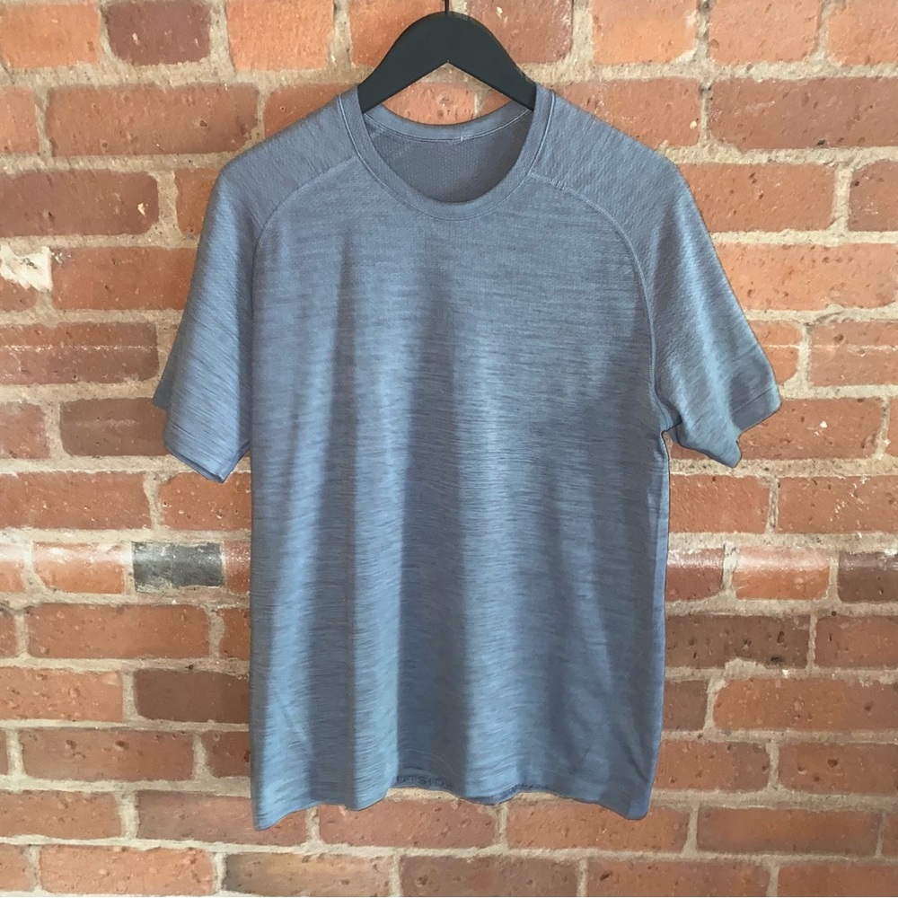 lululemon athletica Men's Blue Short Sleeve Tee